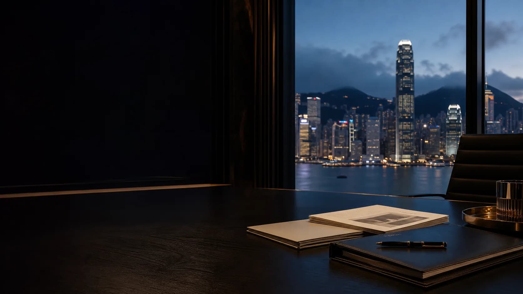 香港维港与顾问办公空间夜景